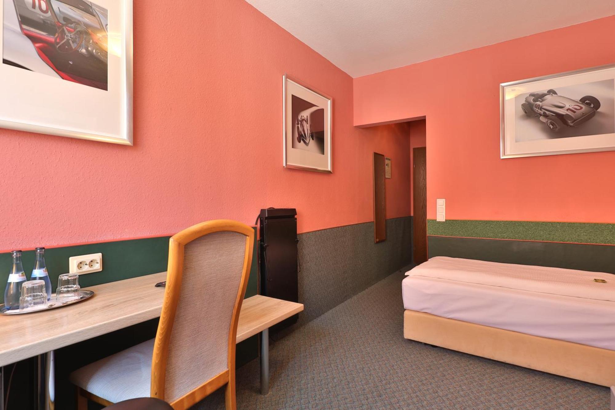Apart Hotel Deutschmeister Bad Mergentheim Bagian luar foto